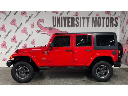 Used 2016 Jeep Wrangler Unlimited Sahara w/ Connectivity Group image 9