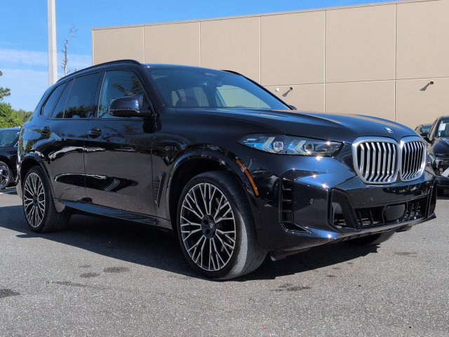 Used 2025 BMW X5 sDrive40i w/ M Sport Package RWD image 3