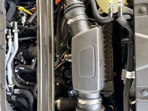 Certified 2026 Lincoln Aviator AWD image 33