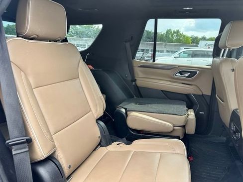 Used 2021 Chevrolet Tahoe Premier w/ Premium Package RWD image 14