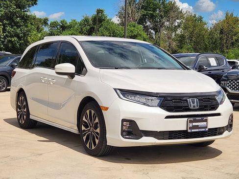 Used 2026 Honda Odyssey Elite image 3