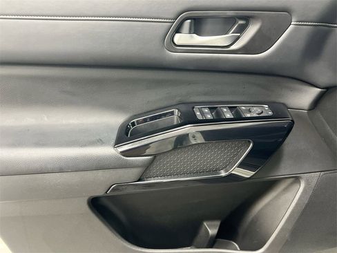 Used 2022 Nissan Pathfinder S w/ Cargo Package image 20