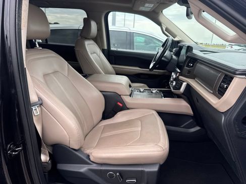Used 2024 Ford Expedition Limited AWD/4WD image 4