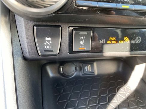 Used 2025 Toyota RAV4 XLE image 16