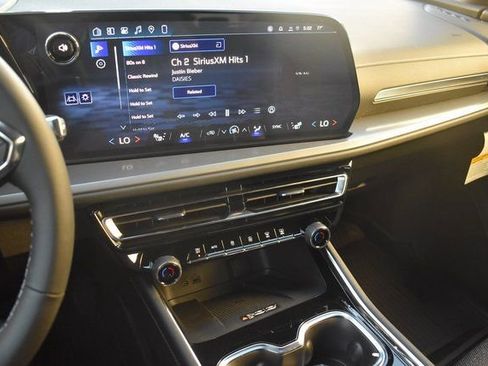 New 2026 Chevrolet Traverse LT w/ Driver Confidence Package image 28