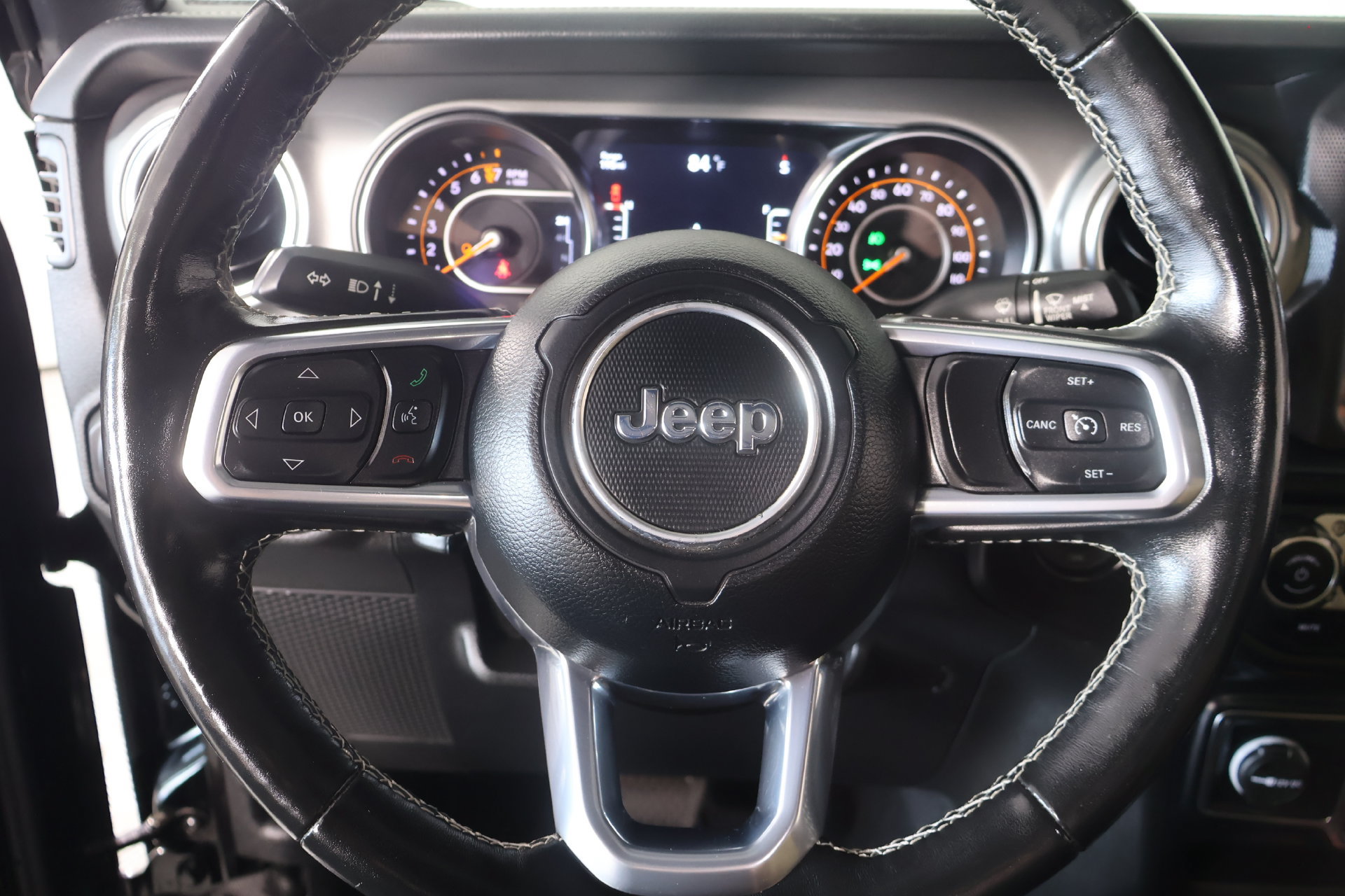 Used 2021 Jeep Gladiator Overland AWD/4WD image 3