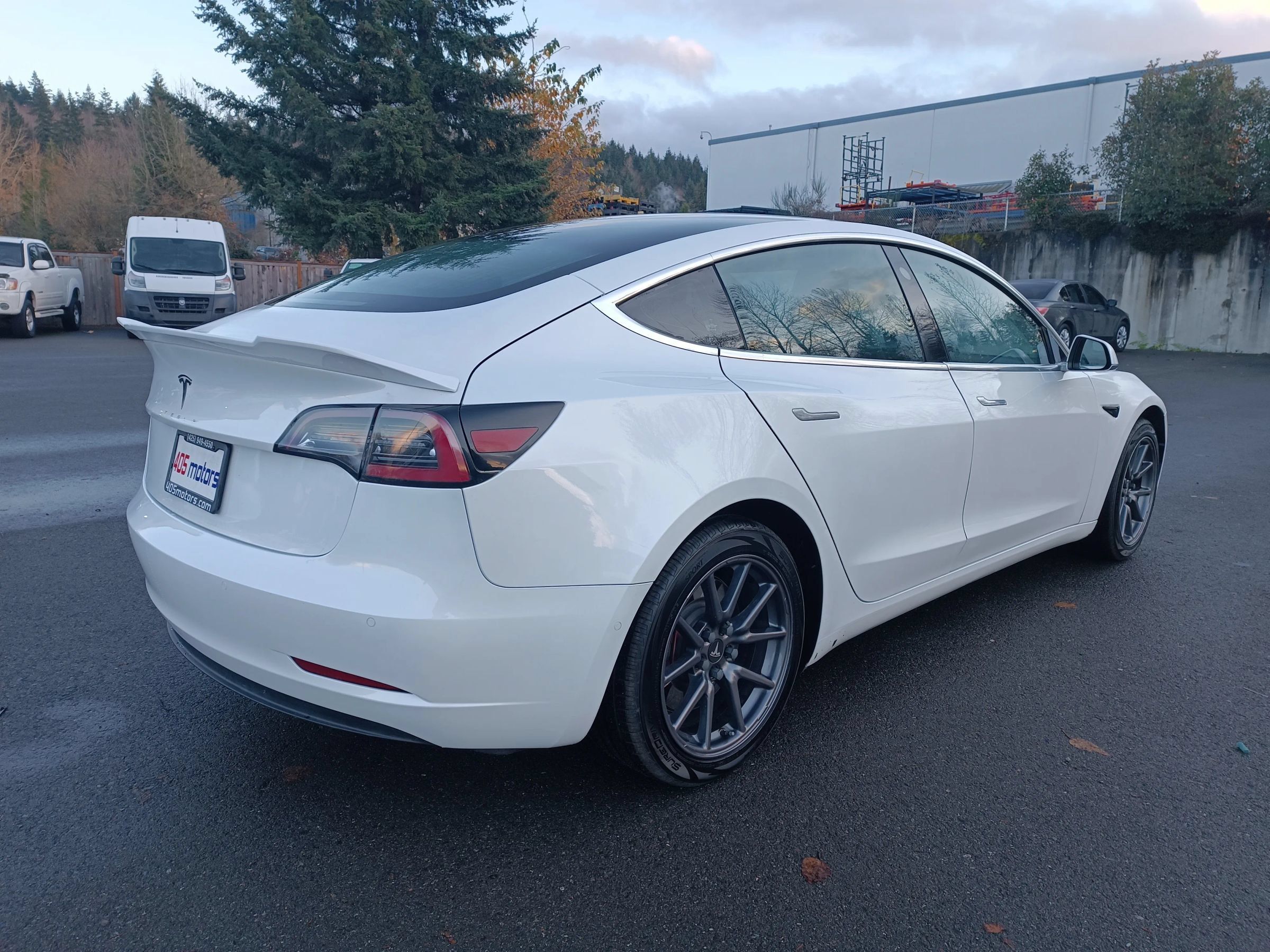 Used 2020 Tesla Model 3 Standard Range Plus RWD image 9