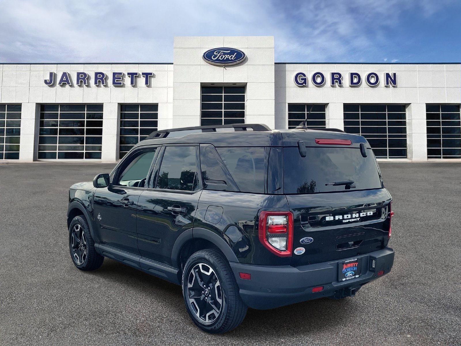 Used 2023 Ford Bronco Sport Outer Banks w/ Tech Package AWD/4WD image 3