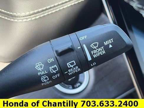 Used 2025 Jeep Grand Cherokee Limited w/ Trailer Tow Package AWD/4WD image 11