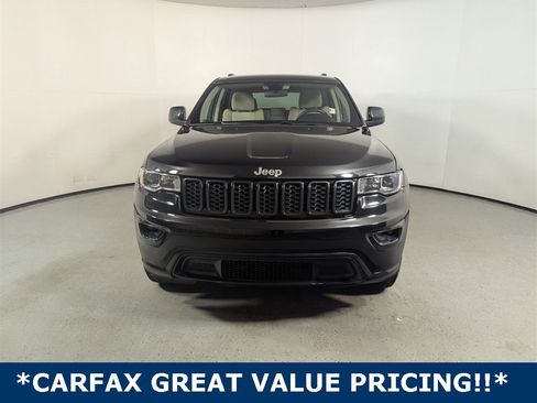 Used 2019 Jeep Grand Cherokee Laredo image 2