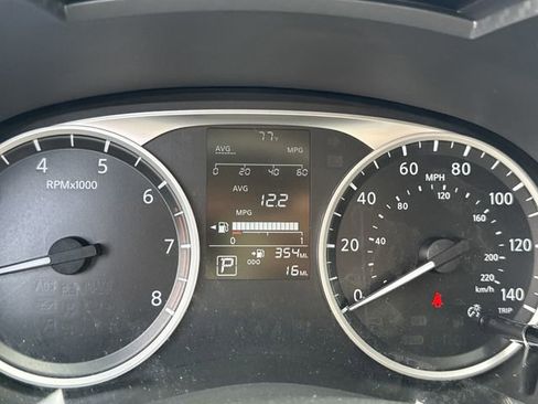 Used 2025 Nissan Versa S w/ Trunk Package image 25