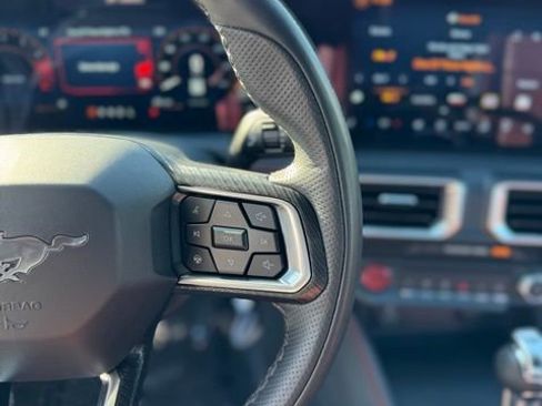 Used 2025 Ford Mustang Premium image 17