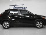 Used 2022 Nissan Kicks S image 5