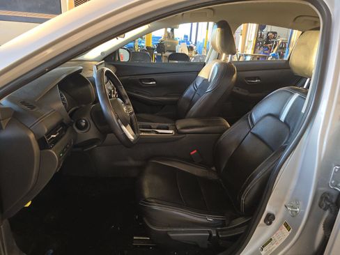 Used 2020 Nissan Sentra SV FWD image 11