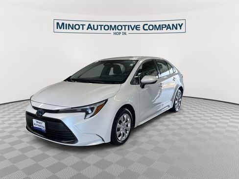 Used 2024 Toyota Corolla LE FWD image 4