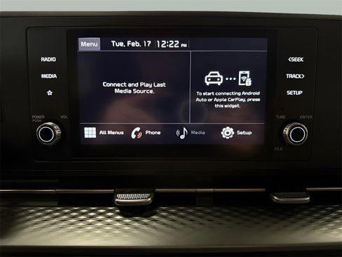 Used 2022 Kia Carnival LX image 16