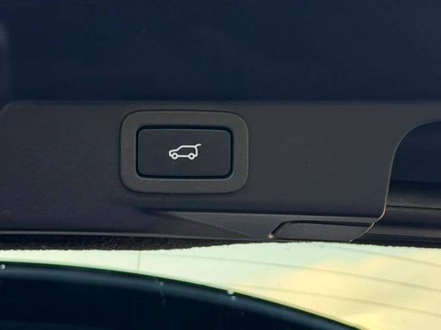 Used 2018 Land Rover Range Rover Sport HSE Dynamic AWD/4WD image 17