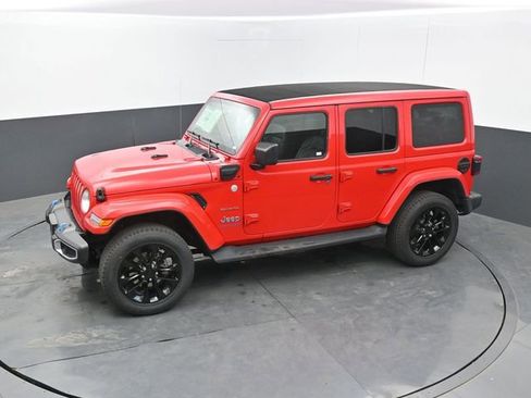 Used 2023 Jeep Wrangler Unlimited Sahara w/ Cold Weather Group AWD/4WD image 47