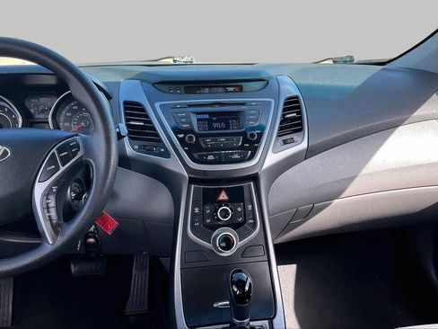 Used 2015 Hyundai Elantra SE FWD image 6