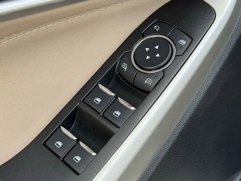 Used 2022 Ford Explorer Limited w/ Equipment Group 301A image 12