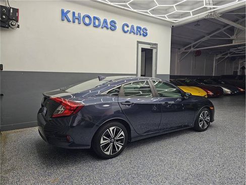 Used 2017 Honda Civic EX-T image 5