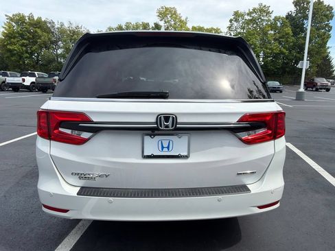 Certified 2024 Honda Odyssey Touring image 4