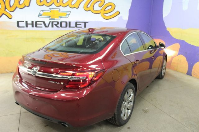 Used 2017 Buick Regal Premium FWD image 8