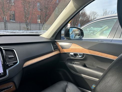 Used 2023 Volvo XC90 B5 Plus w/ Protection Package Premier image 25