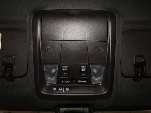 Used 2022 Chevrolet Equinox RS w/ Infotainment Package AWD/4WD image 32