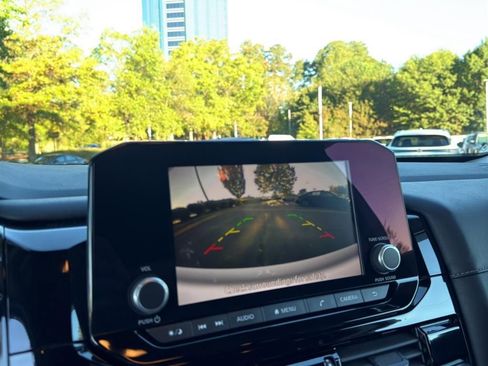 Certified 2024 Nissan Pathfinder SV image 25