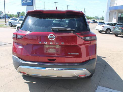 Used 2021 Nissan Rogue Platinum FWD image 5