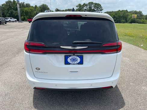 Used 2026 Chrysler Pacifica Pinnacle FWD image 5