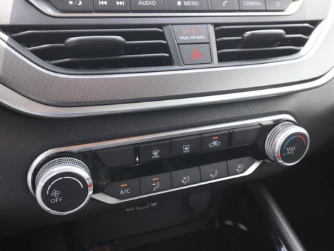 Used 2024 Nissan Altima 2.5 SR FWD image 19