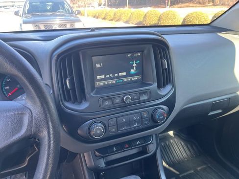 Used 2018 Chevrolet Colorado W/T image 12
