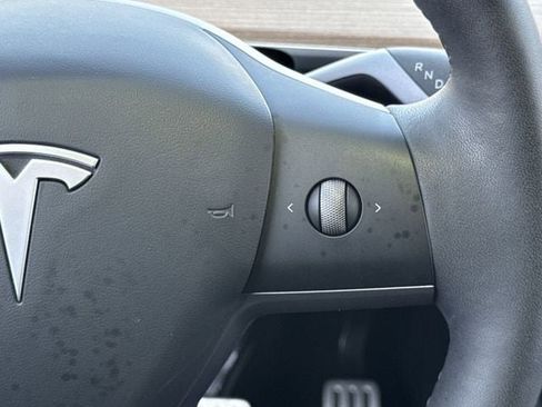 Used 2025 Tesla Model Y Performance image 15