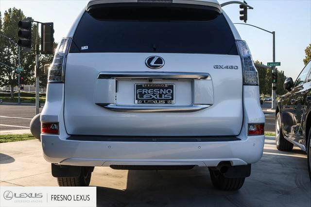 Certified 2022 Lexus GX 460 Premium w/ Premium Package AWD/4WD image 3