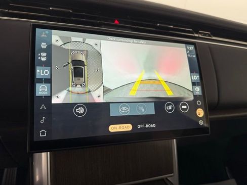 Used 2025 Land Rover Range Rover SE image 21