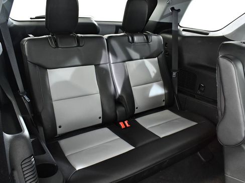Used 2023 Ford Explorer XLT w/ Equipment Group 202A AWD/4WD image 20