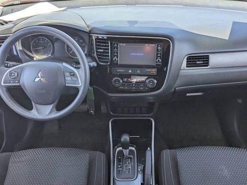 Used 2018 Mitsubishi Outlander ES AWD/4WD image 16