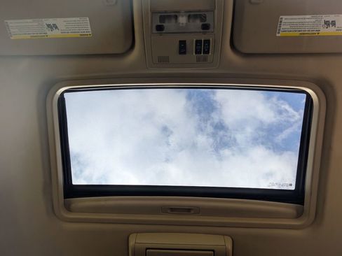 Used 2011 Chevrolet Suburban LTZ image 26