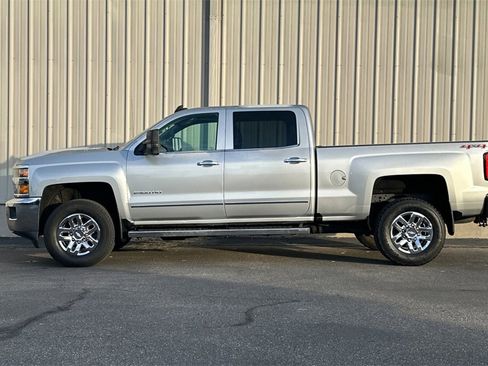 Used 2017 Chevrolet Silverado 2500 LTZ image 8
