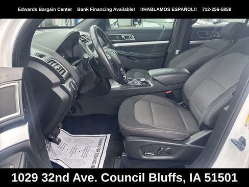 Used 2017 Ford Explorer XLT w/ Equipment Group 201A FWD image 16