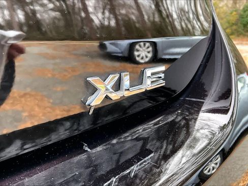 Certified 2022 Toyota Highlander XLE image 10