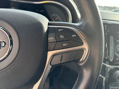 Used 2021 Jeep Grand Cherokee Overland image 20