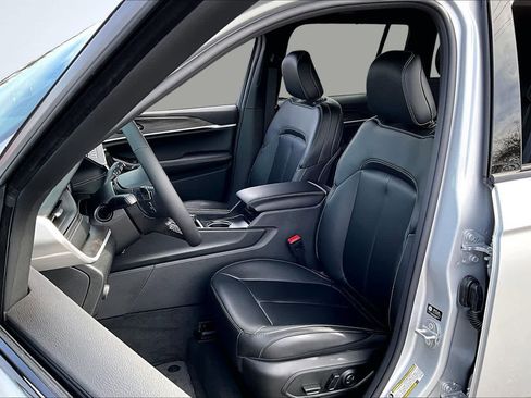 New 2026 Jeep Grand Cherokee Limited AWD/4WD image 11