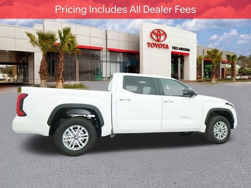 Used 2025 Toyota Tundra SR5 AWD/4WD image 27