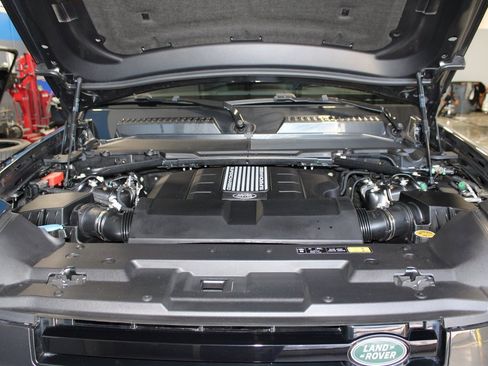 Used 2025 Land Rover Defender 110 X-Dynamic SE image 15