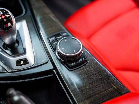 Used 2017 BMW M3 RWD image 31