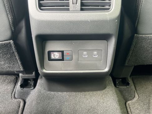 Certified 2025 Nissan Rogue SL w/ SL Premium Package FWD image 19