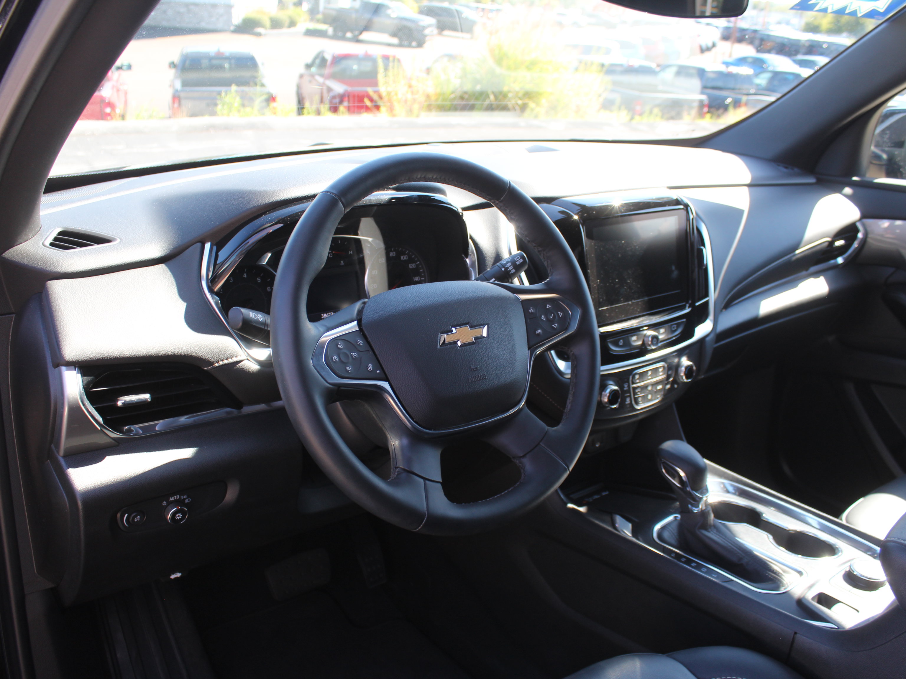 Used 2023 Chevrolet Traverse LT AWD/4WD image 14